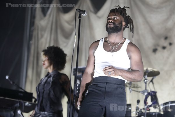 YOUNG FATHERS - 2023-08-18 - SAINT MALO - Fort de St Pere - 